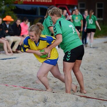 Afbeelding HVA wedstrijd beachhandbal