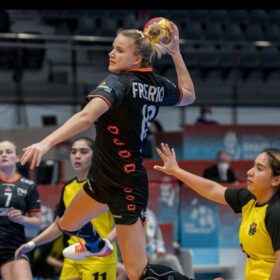 Afbeelding Merel Freriks sprongschot voor nederlands team