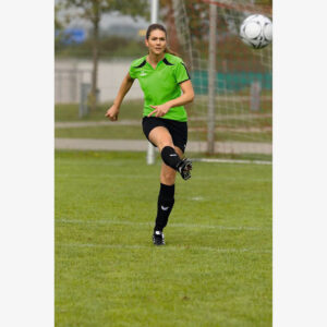 Afbeelding Voetbalster speelt met Erima voetbalkous met logo zwart